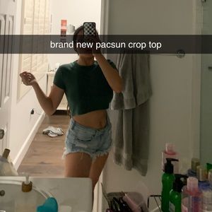 brand new pacsun green crop tee